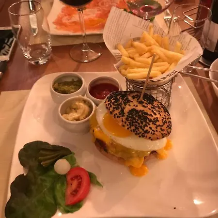 Bistro 33 Otel Commugny